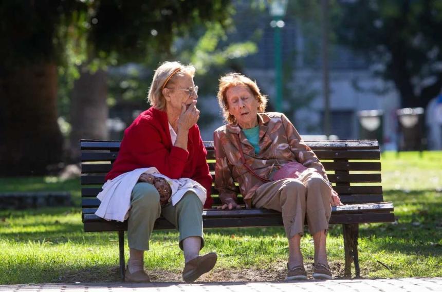 Diputados intentaraacute aprobar algo que impediriacutea a mujeres jubilarse antes de los 65 antildeos