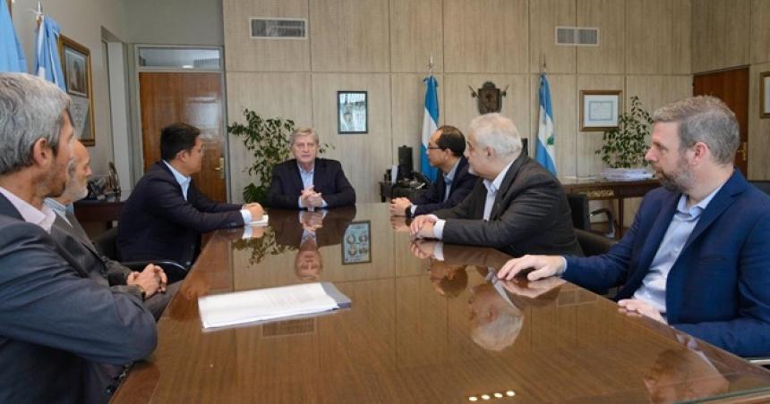 Empresarios chinos analizan inversiones en energiacutea fotovoltaica en La Pampa