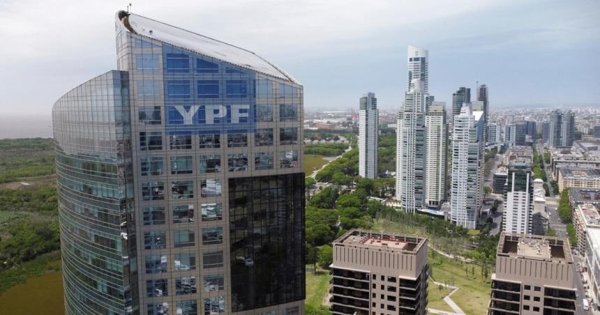 La asamblea de YPF aproboacute el millonario aumento que se dieron los directores
