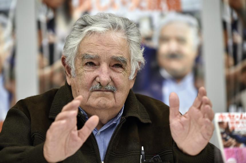 Pepe Mujica anuncioacute que padece un tumor en el esoacutefago