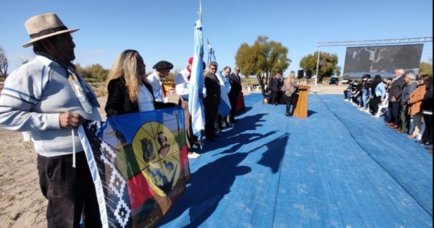 Estudiantes pampeanos prometeraacuten lealtad a las Constituciones Nacional y Provincial 