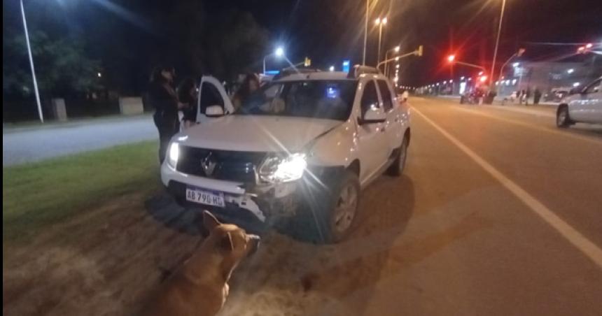 Manejaba alcoholizada cruzoacute en rojo y chocoacute a un auto