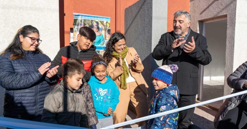El Gobierno Provincial entregoacute 25 viviendas en Santa Isabel