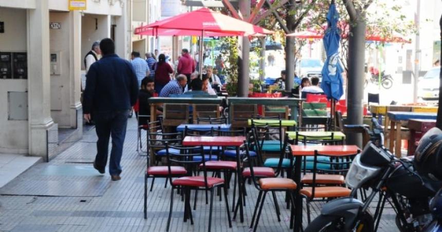 Efecto recesioacuten- advierten que el consumo masivo cayoacute 204-en-porciento- interanual en abril
