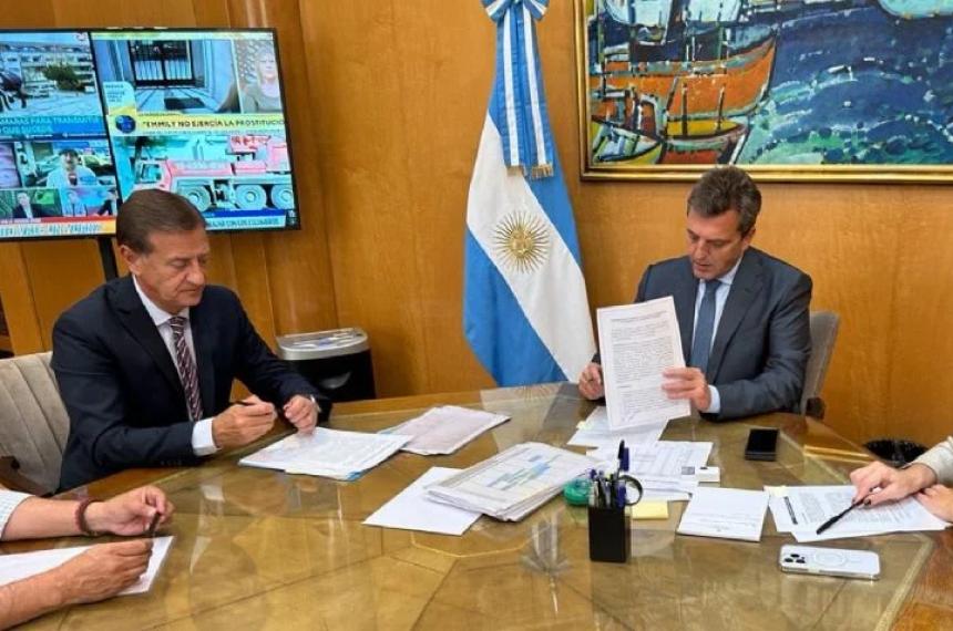 El ex gobernador de Mendoza le reclamoacute a Milei por un acuerdo que firmoacute con Sergio Massa