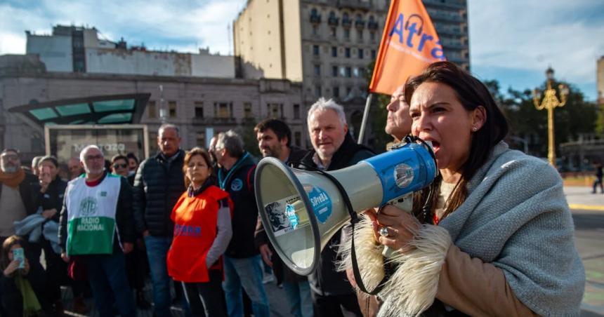 En una carta al Senado los trabajadores de los medios puacuteblicos rechazaron las privatizaciones previstas en la Ley Bases