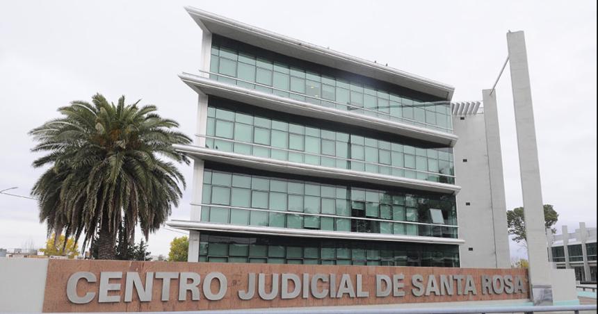 Cuota alimentaria- pidioacute la actualizacioacuten por los honorarios de los abogados pero se lo negaron