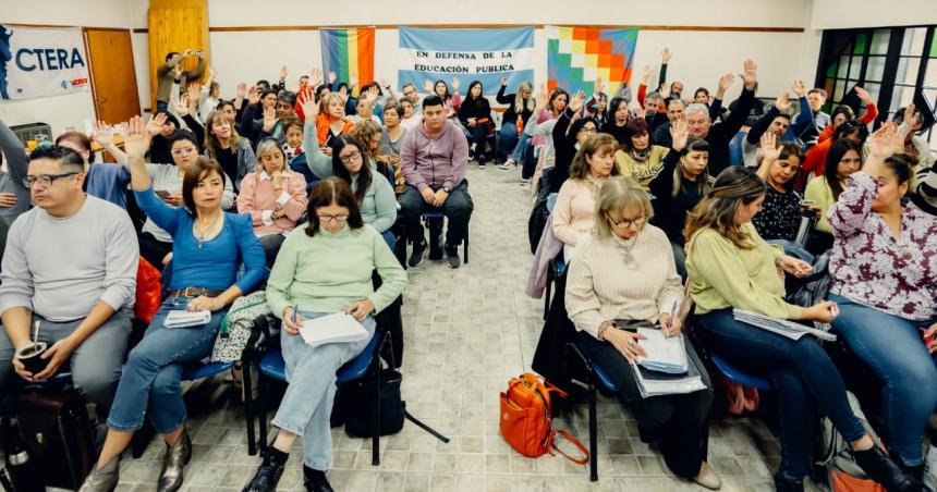 UTELPa hizo un congreso y logroacute consenso para realizar un paro