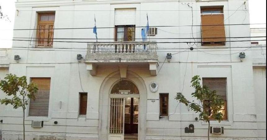 Pico- denuncian a policiacuteas de la Primera por golpear a dos joacutevenes