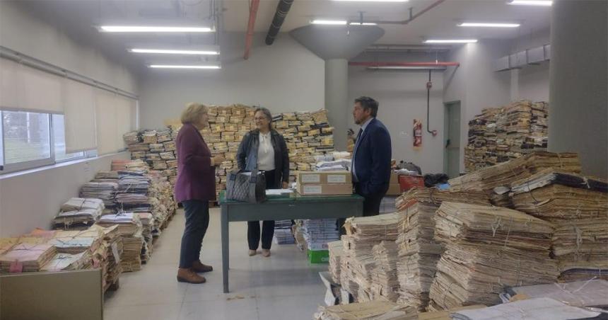 Donan 38000 expedientes en papel para reciclar