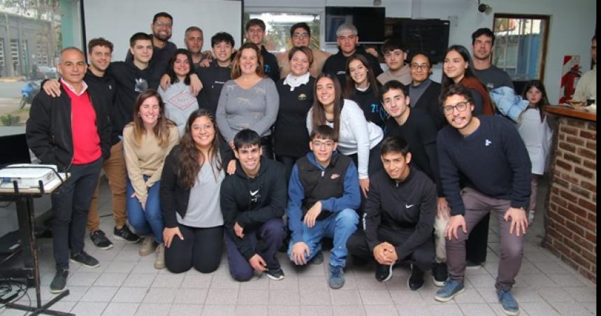 Alumnos de la EPET 2 presentaron proyectos para refaccionar la Direccioacuten de Juventud en Pico