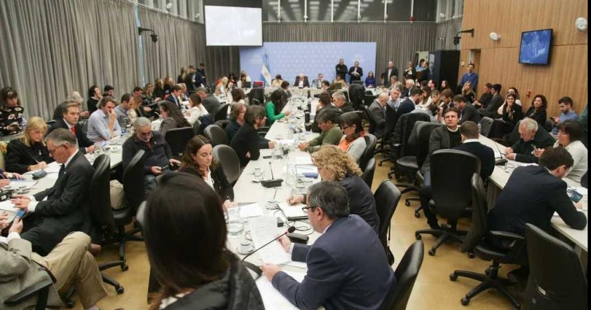 En abierto desafiacuteo al Gobierno la oposicioacuten logroacute darle dictamen a los proyectos sobre el presupuesto universitario