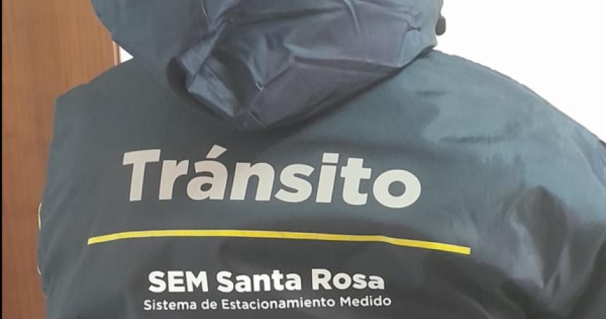 Trabajadores del Estacionamiento Medido recibieron la ropa de trabajo