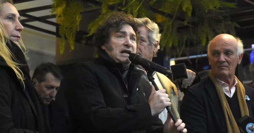Milei en la Rural- Vamos a eliminar el Impuesto Paiacutes y las retenciones