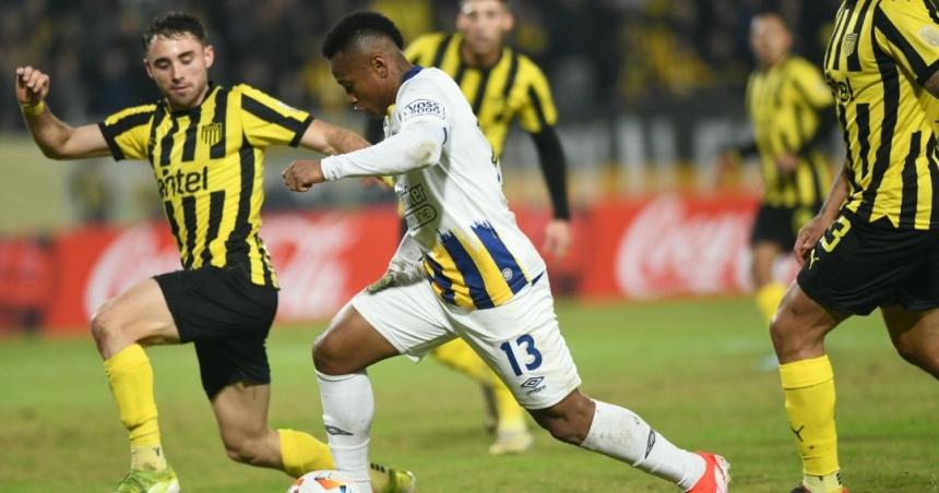 Rosario Central no pudo en Montevideo