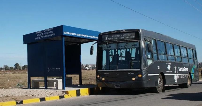 UTA respalda a una chofer del EMTU que bajoacute a una persona con discapacidad