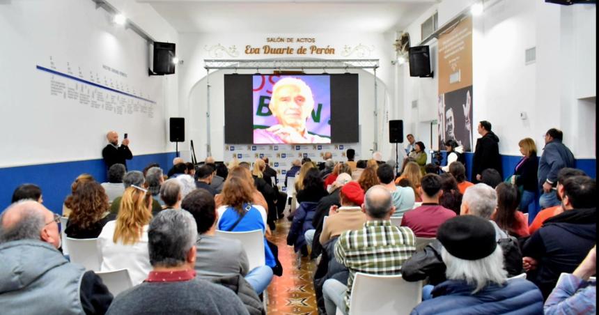 Homenajearon a Rubeacuten Mariacuten en la sede del PJ