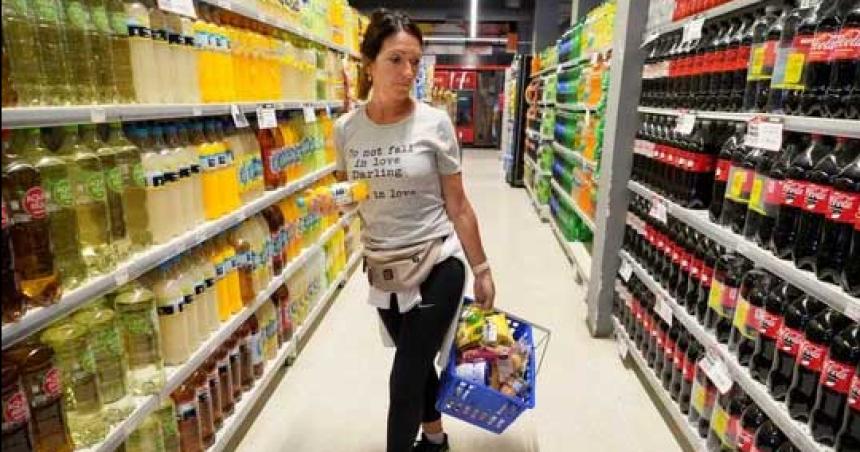 Derrumbe en la venta de alimentos y bebidas- cuaacutento cayoacute en el antildeo