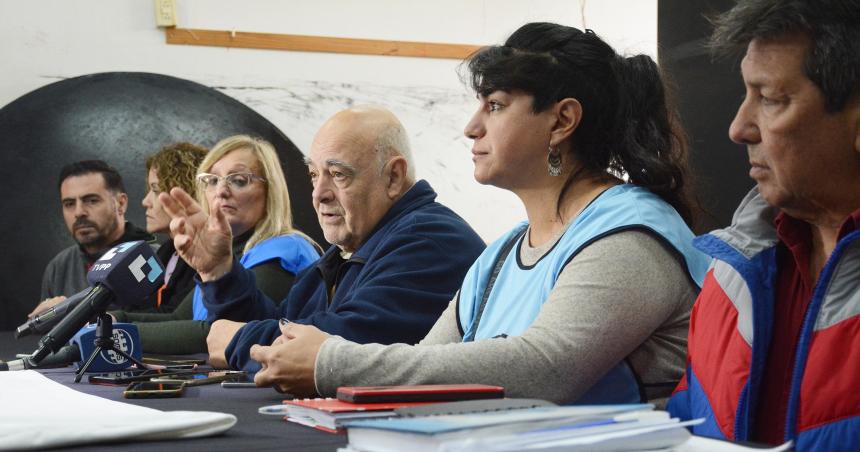 Privilegiamos el diaacutelogo pero si no prospera retomamos el paro