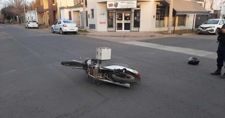 Un ciclista menor resultoacute con heridas graves tras chocar con una moto