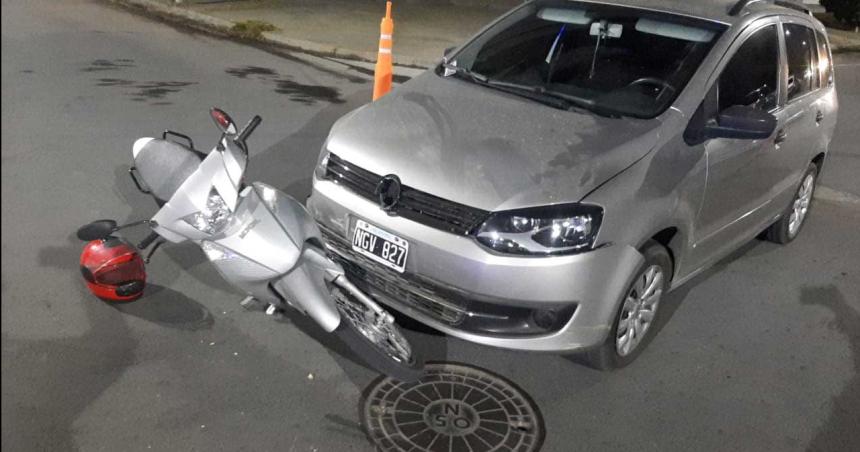 Una motociclista lesionada tras un choque en Santa Rosa