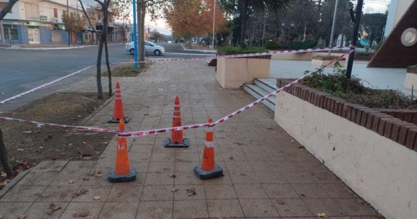Un apuntildealado a la salida del boliche en Victorica