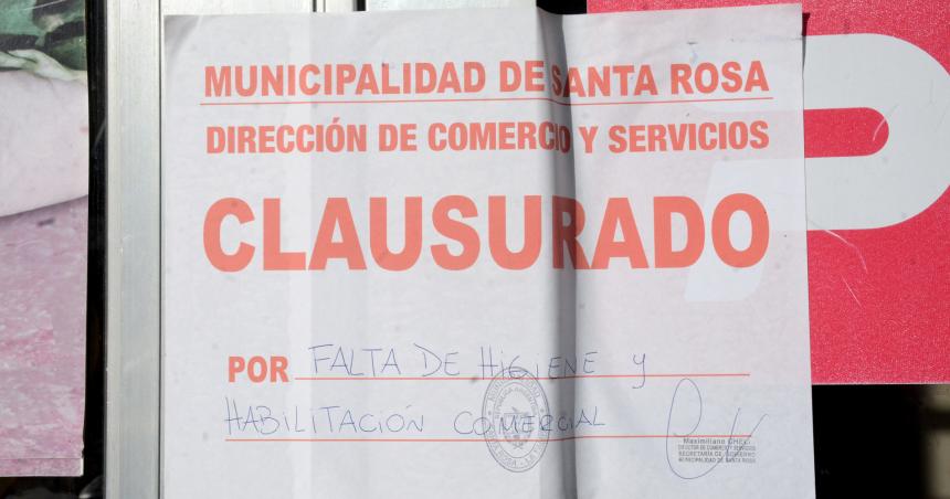 Betos Lomos- empleados siguen sin cobrar y clausuraron el local
