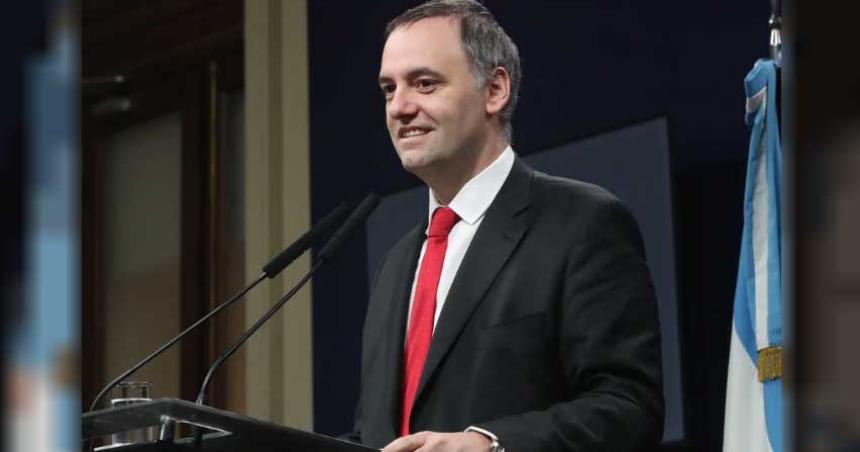 El Gobierno confirmoacute que insistiraacute con la privatizacioacuten de Aeroliacuteneas y otras empresas estatales