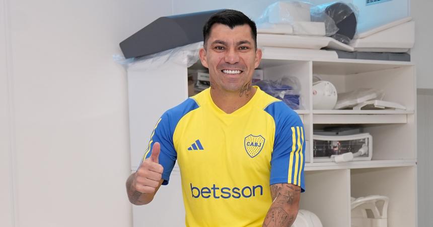 Medel se hizo la revisioacuten meacutedica para firmar su contrato en Boca