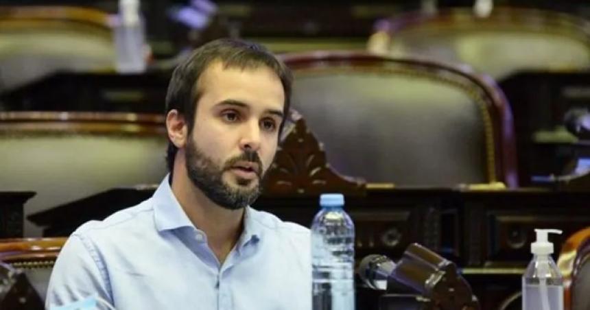 Con el voto de Maquieyra hay dictamen para sancionar a la educacioacuten como servicio estrateacutegico esencial
