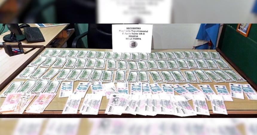 Detienen a un estafador en Colonia Baroacuten y recuperan dinero del basurero