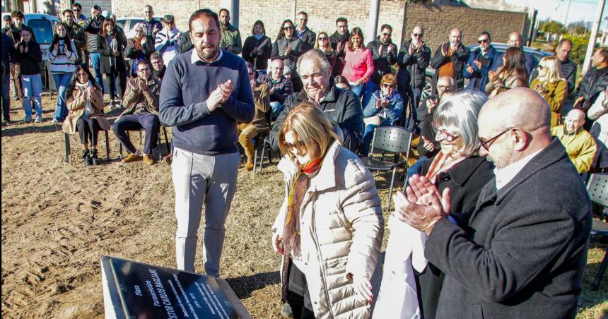 Homenajearon al farmaceacuteutico Neacutestor Bagliani 