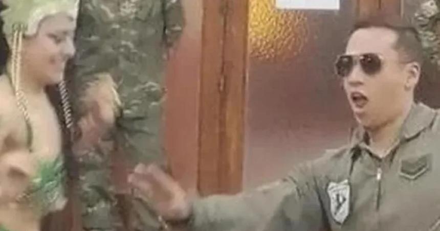 Escaacutendalo en la Fuerza Aeacuterea por el festejo con vedettes- duras sanciones 