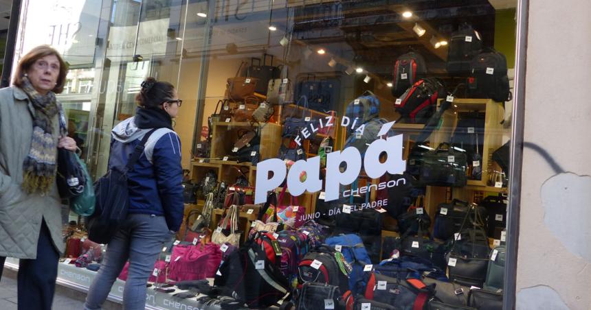 Diacutea del Padre 2024- las ventas cayeron un 102-en-porciento- anual