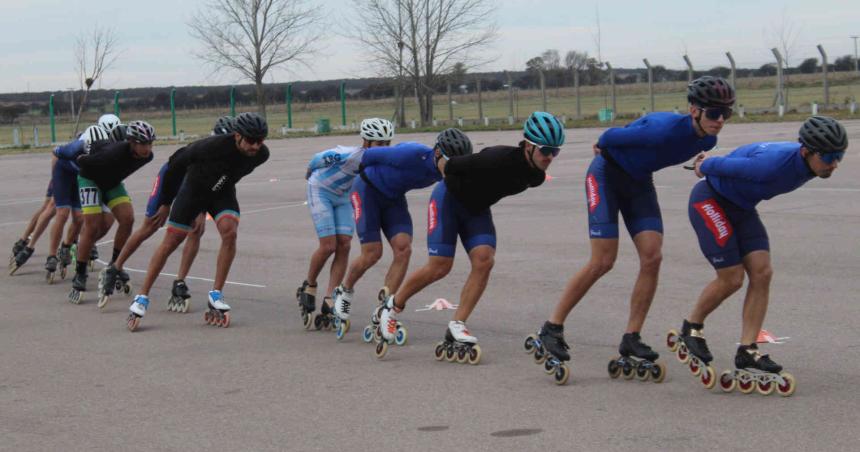 La seleccioacuten argentina de patiacuten entrena en el Autoacutedromo de La Pampa
