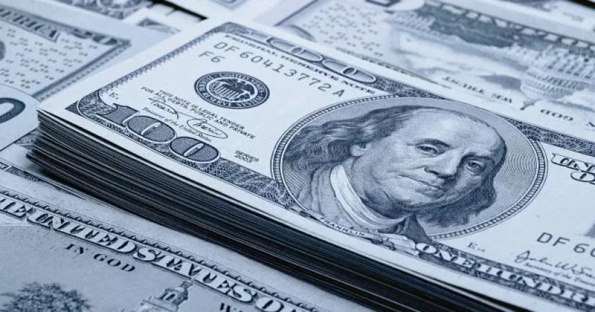 El blue quiebra un nuevo reacutecord y supera los 1300 pesos