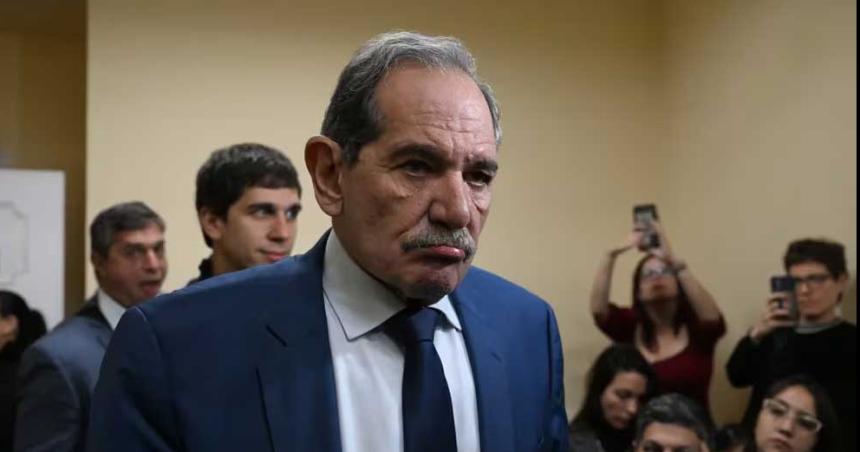 Condenaron a Joseacute Alperovich a 16 antildeos de prisioacuten por abuso sexual