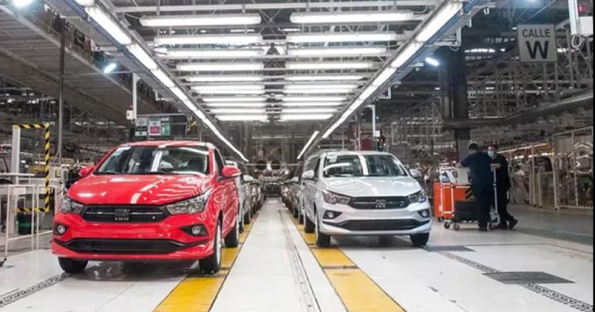 Seis automotrices frenaron la produccioacuten en el paiacutes