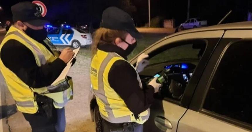 Detuvieron al siacutendico de Cosega por manejar alcoholizado y agredir a la policiacutea  