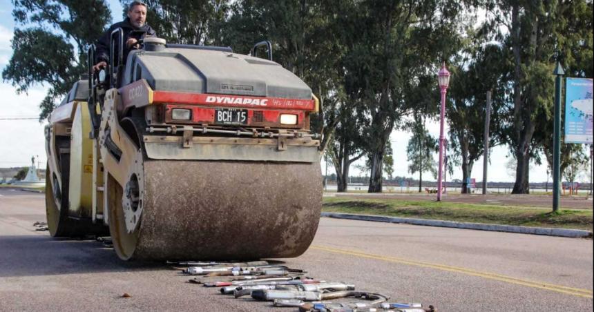 El municipio destruyoacute 84 cantildeos de escapes para transformarlos en arte
