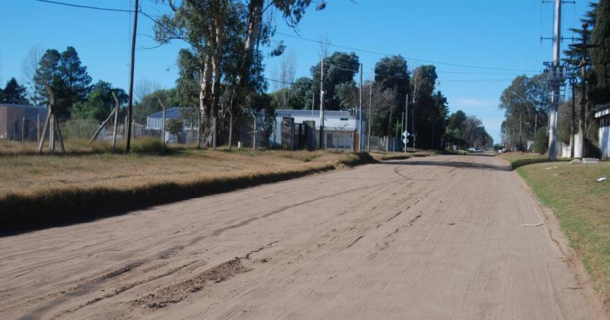 Comienza el asfaltado de las calles 266 y 217 en el barrio Sur