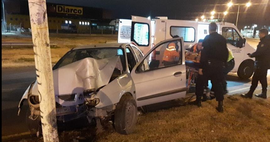 Manejaba alcoholizado y chocoacute una columna en la Rotonda de los cantildeones