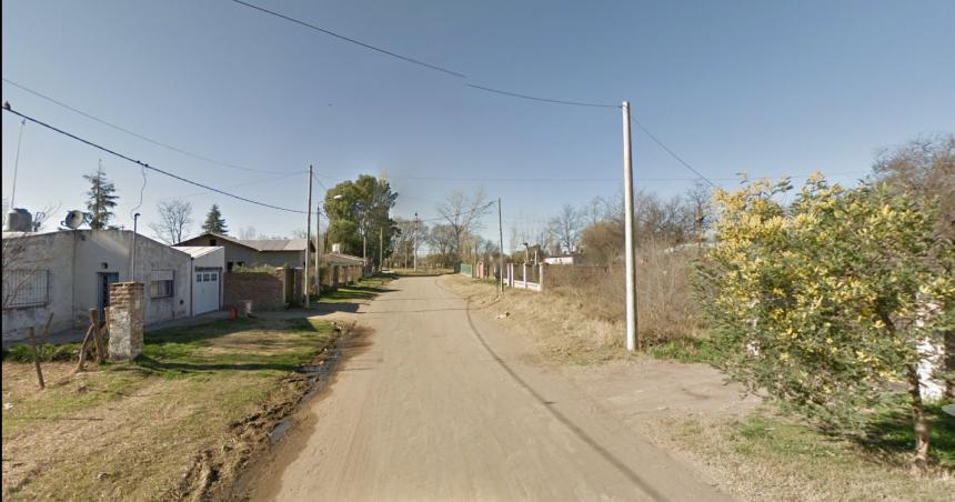 Violento asalto a plena luz del diacutea en el barrio Las Camelias