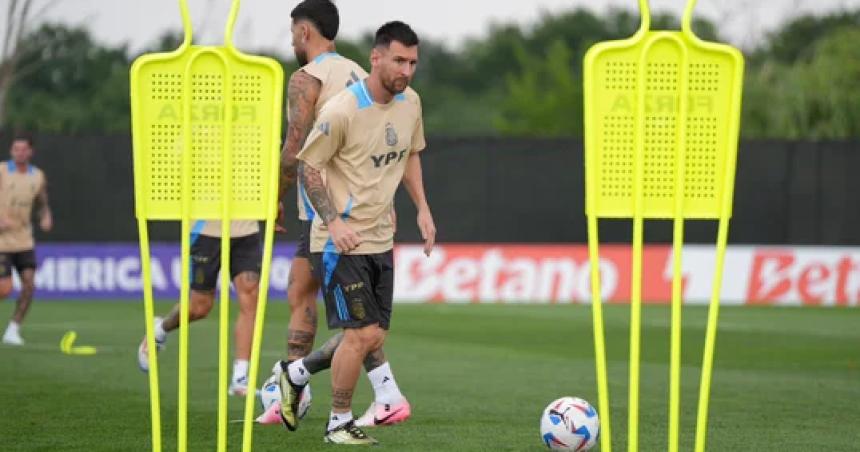 La Seleccioacuten se prepara para el duelo con Chile- iquestse viene cambio de sistema y nombres