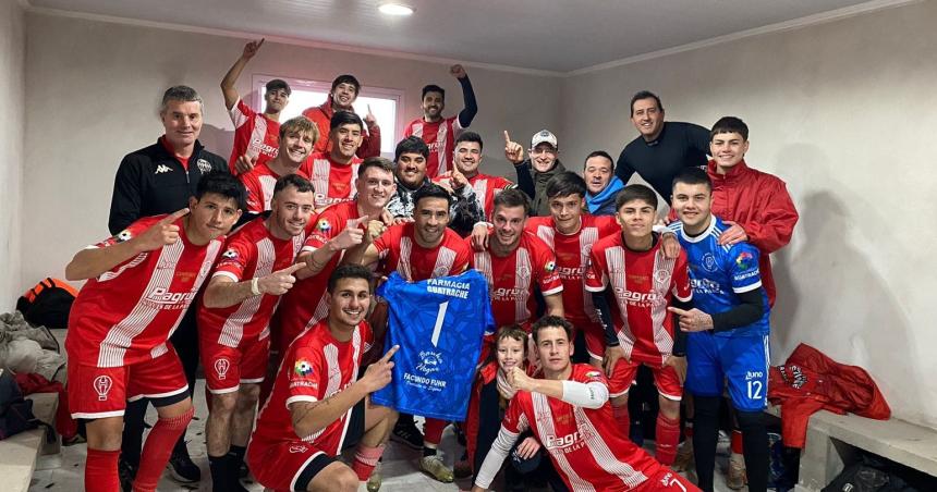 Huracaacuten ganoacute y aseguroacute su lugar en cuartos de final