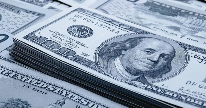 El doacutelar sube maacutes de 100 pesos en un mes y alcanza nuevo reacutecord