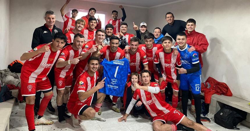 Huracaacuten aseguroacute su lugar en cuartos de final