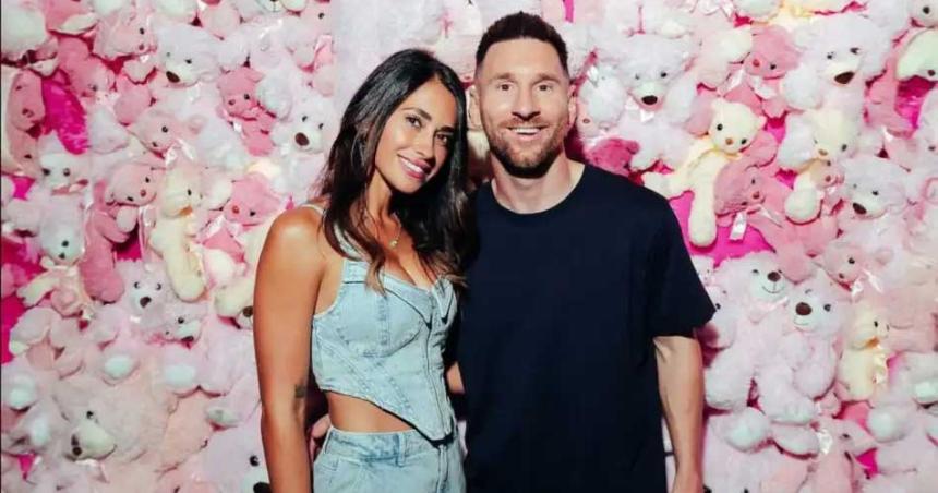Antonela Roccuzzo felicitoacute a Lionel Messi en su cumpleantildeos