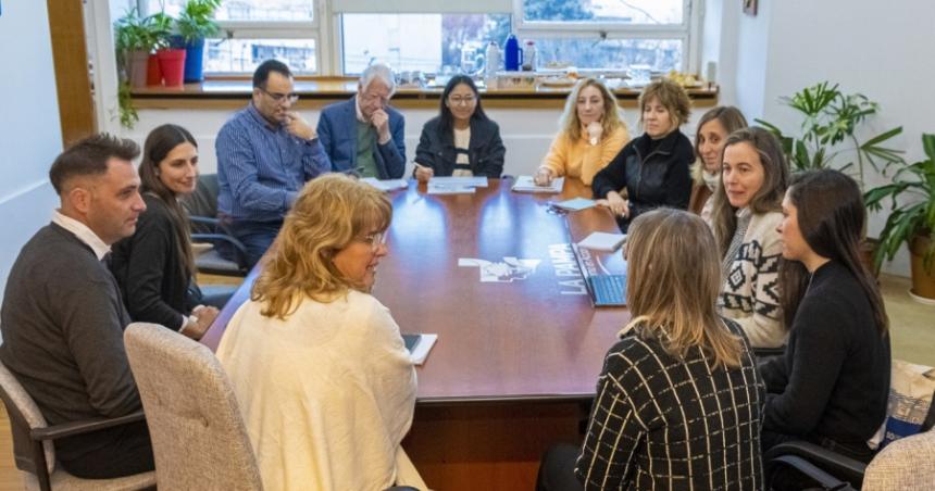 Una comitiva internacional visita la provincia para conocer las poliacuteticas de educacioacuten inclusiva