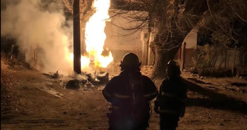 Una quema de basura provocoacute un incendio